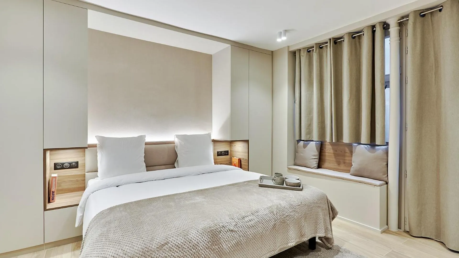 Studio Center Of Paris By Studio Prestige Daire